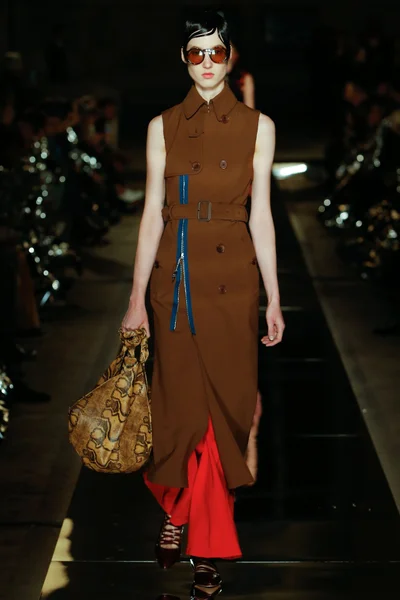 Look 28